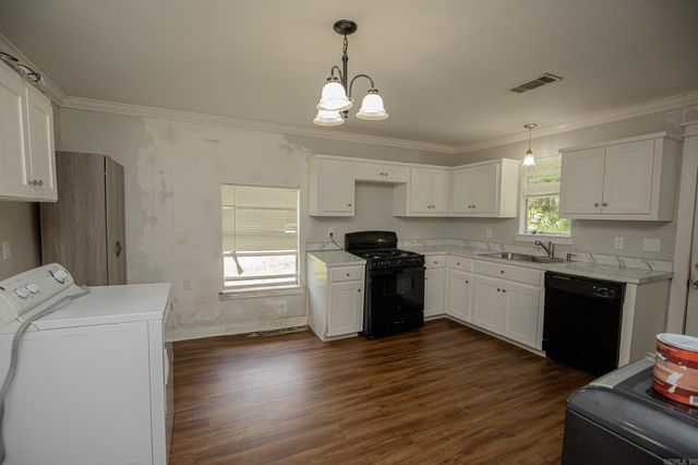 320 S border, Benton, AR 72015