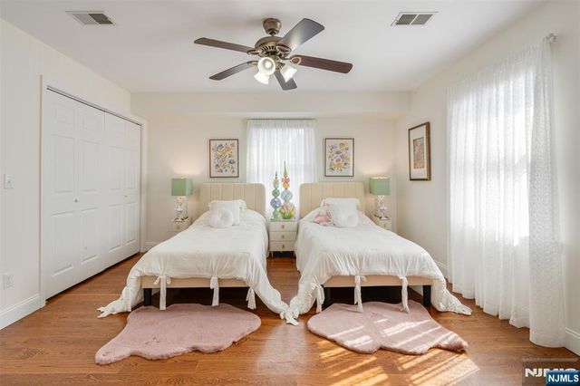 8 Dean Court, Rutherford, NJ 07070