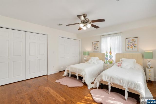 8 Dean Court, Rutherford, NJ 07070