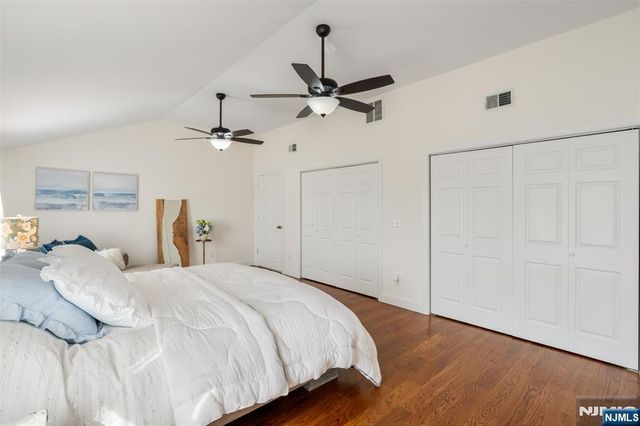 8 Dean Court, Rutherford, NJ 07070