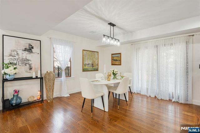 8 Dean Court, Rutherford, NJ 07070