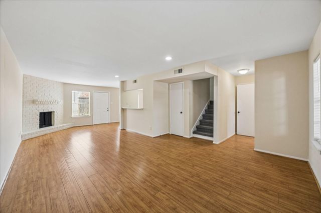 7943 Ellinger Lane, Houston, TX 77040
