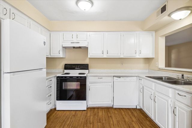 7943 Ellinger Lane, Houston, TX 77040
