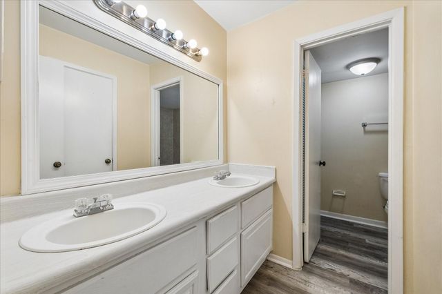 7943 Ellinger Lane, Houston, TX 77040