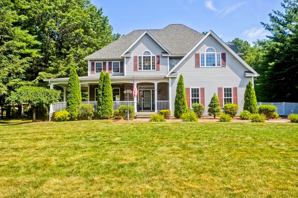 11 Lexington Cir, Southwick, MA 01077