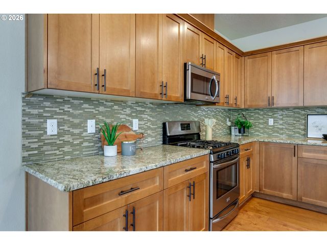 10105 Sw SIRE Ter, Beaverton, OR 97008