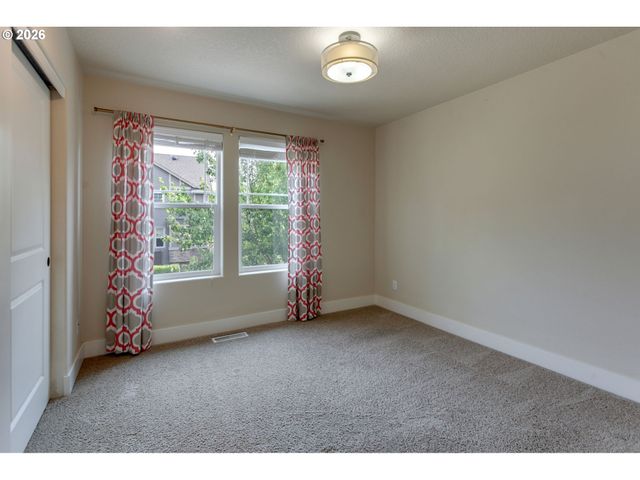 10105 Sw SIRE Ter, Beaverton, OR 97008