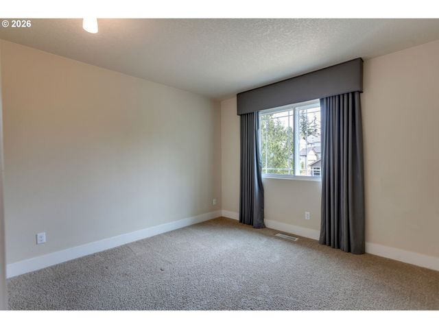 10105 Sw SIRE Ter, Beaverton, OR 97008