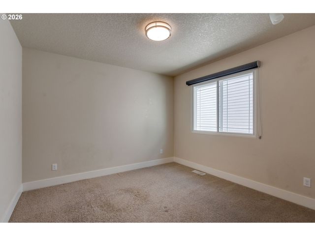 10105 Sw SIRE Ter, Beaverton, OR 97008