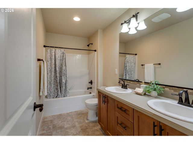 10105 Sw SIRE Ter, Beaverton, OR 97008