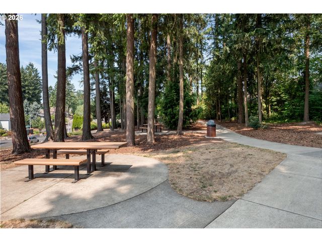 10105 Sw SIRE Ter, Beaverton, OR 97008