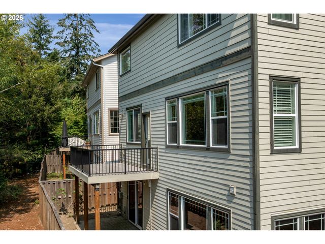 10105 Sw SIRE Ter, Beaverton, OR 97008