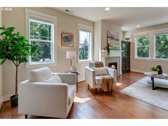 10105 Sw SIRE Ter, Beaverton, OR 97008