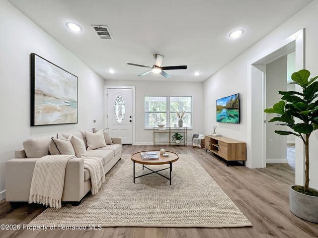 317 NE 13th Terrace, Crystal River, FL 34428