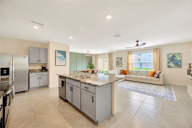 5674 BANBURY RIDGE RUN, Wesley Chapel, FL 33545