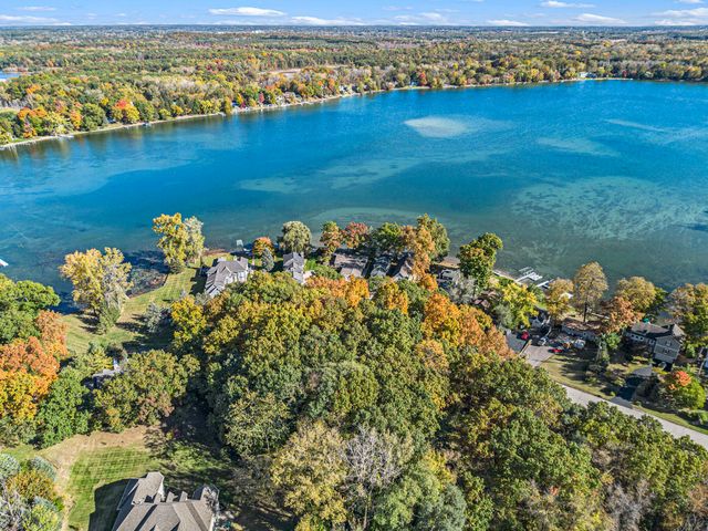 907 Ridge Court, Sylvan Twp, MI 48118