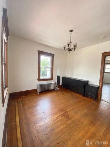 64 Wyckoff Street 2Fl, New Brunswick, NJ 08901