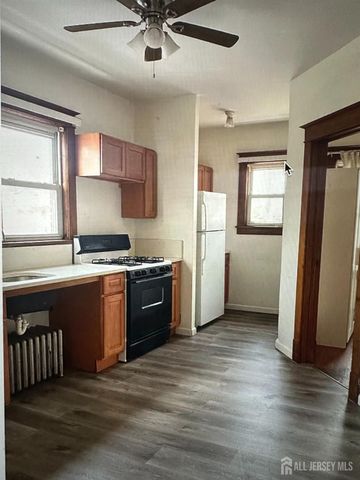 64 Wyckoff Street 2Fl, New Brunswick, NJ 08901