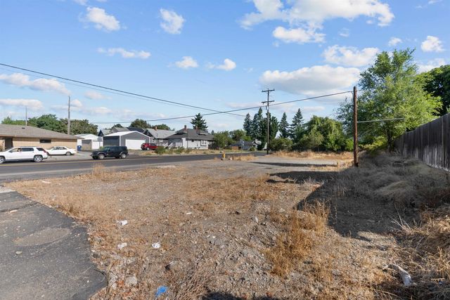 2101 E Illinois Ave, Spokane, WA 99207