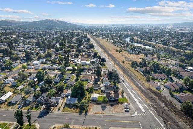 2101 E Illinois Ave, Spokane, WA 99207
