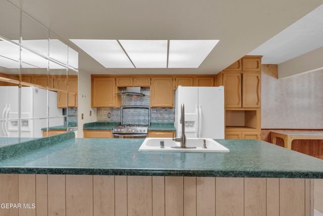 11001 TOM WEISKOPF Drive, El Paso, TX 79936