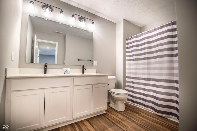 6024 Medina Spirit Drive, Indianapolis, IN 46237