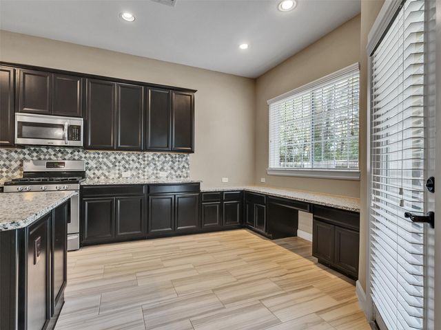 375 Westlake Terrace Drive, Conroe, TX 77304