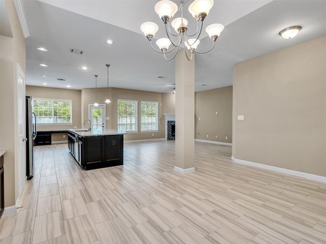 375 Westlake Terrace Drive, Conroe, TX 77304