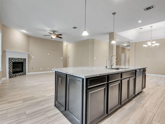 375 Westlake Terrace Drive, Conroe, TX 77304