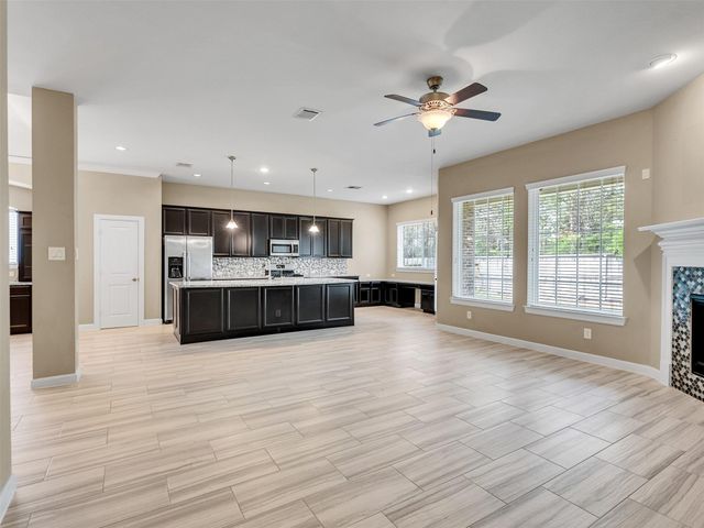 375 Westlake Terrace Drive, Conroe, TX 77304