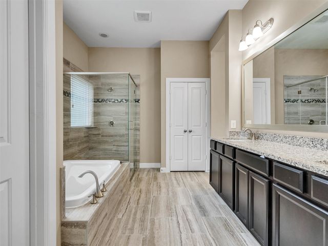 375 Westlake Terrace Drive, Conroe, TX 77304