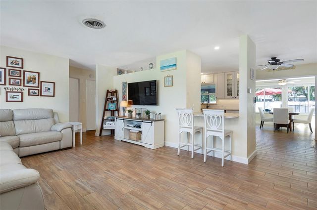 731 44TH AVENUE NE, St Petersburg, FL 33703