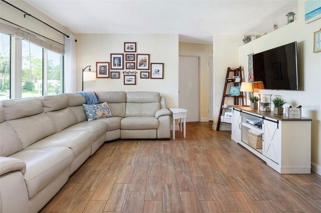 731 44TH AVENUE NE, St Petersburg, FL 33703