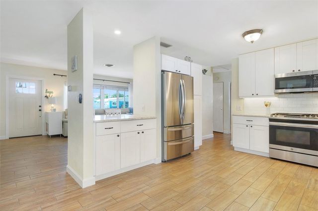 731 44TH AVENUE NE, St Petersburg, FL 33703