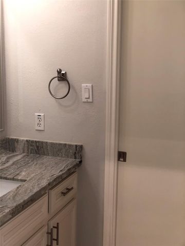 10310 Chevy Chase Drive, Houston, TX 77042