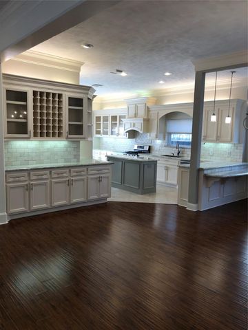 10310 Chevy Chase Drive, Houston, TX 77042