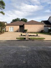 10310 Chevy Chase Drive, Houston, TX 77042