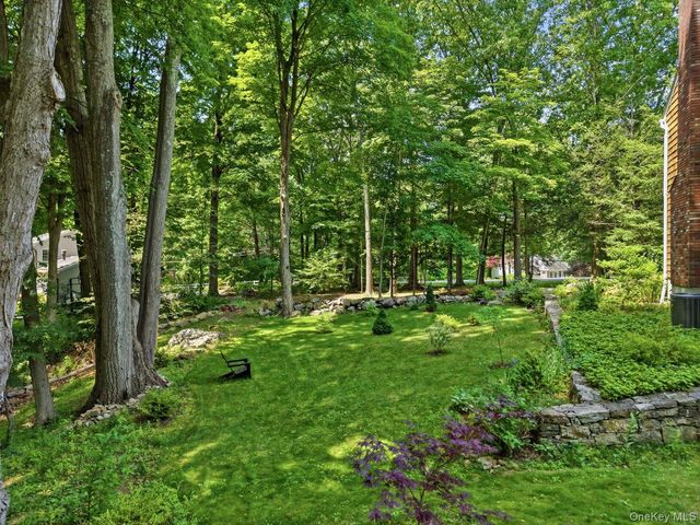 9 Cross Pond Road, South Salem, NY 10590