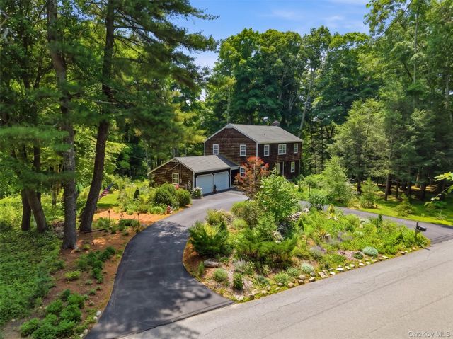 9 Cross Pond Road, South Salem, NY 10590