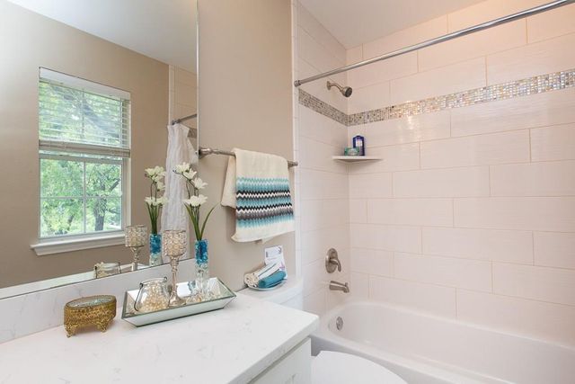 1700 Perez ST B, Austin, TX 78721