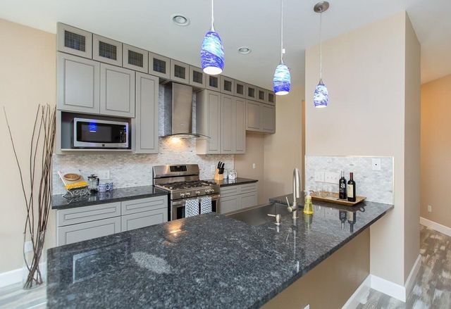 1700 Perez ST B, Austin, TX 78721