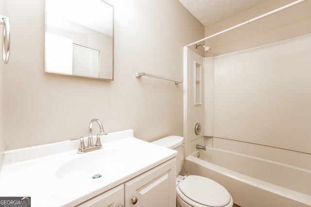 2081 Countydown Lane, Stone Mountain, GA 30088