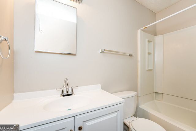 2081 Countydown Lane, Stone Mountain, GA 30088