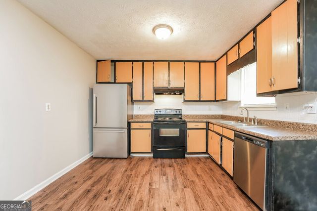 2081 Countydown Lane, Stone Mountain, GA 30088