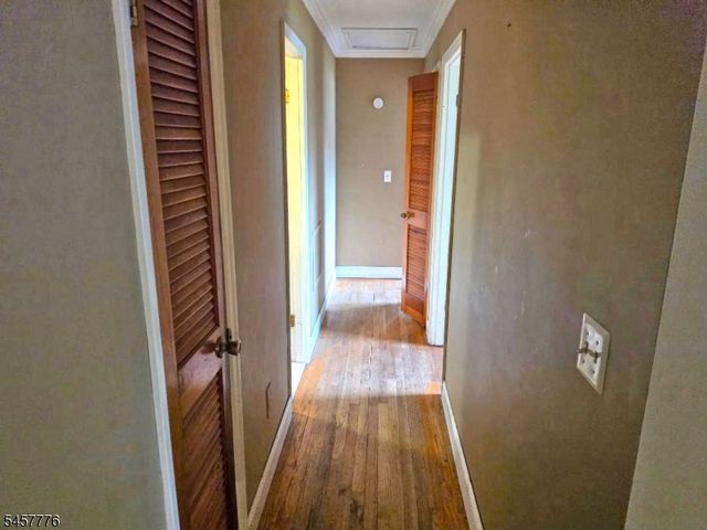 7 Jeanette Ln, Holland Twp., NJ 08848
