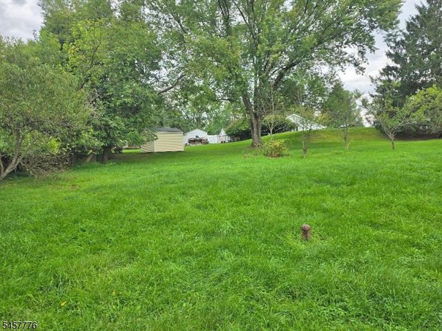 7 Jeanette Ln, Holland Twp., NJ 08848