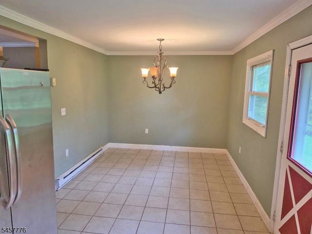 7 Jeanette Ln, Holland Twp., NJ 08848