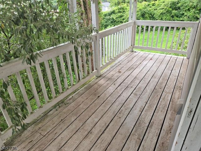 7 Jeanette Ln, Holland Twp., NJ 08848