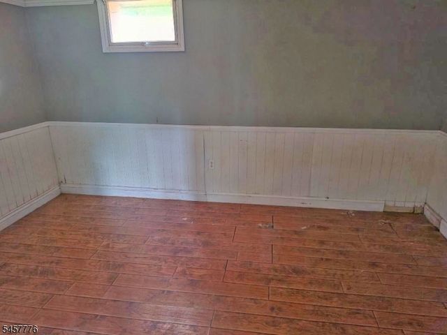 7 Jeanette Ln, Holland Twp., NJ 08848