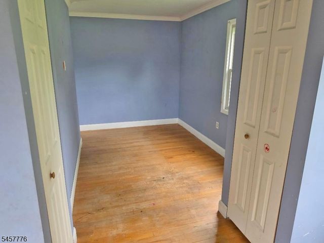 7 Jeanette Ln, Holland Twp., NJ 08848